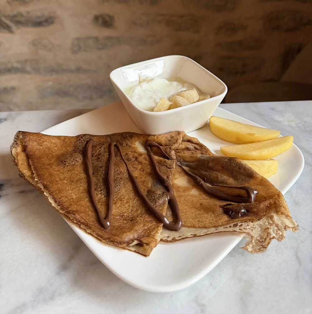 Crêpe maison garnie de pâte à tartiner chocolat noisette – Chez Mamie Suz’