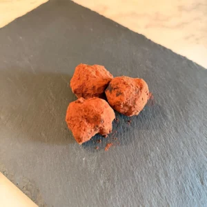 Truffes au chocolat maison saupoudrées de cacao – Chez Mamie Suz’