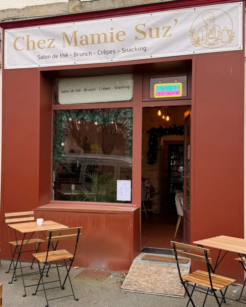 Devanture du salon de thé Chez Mamie Suz’ à Douarnenez